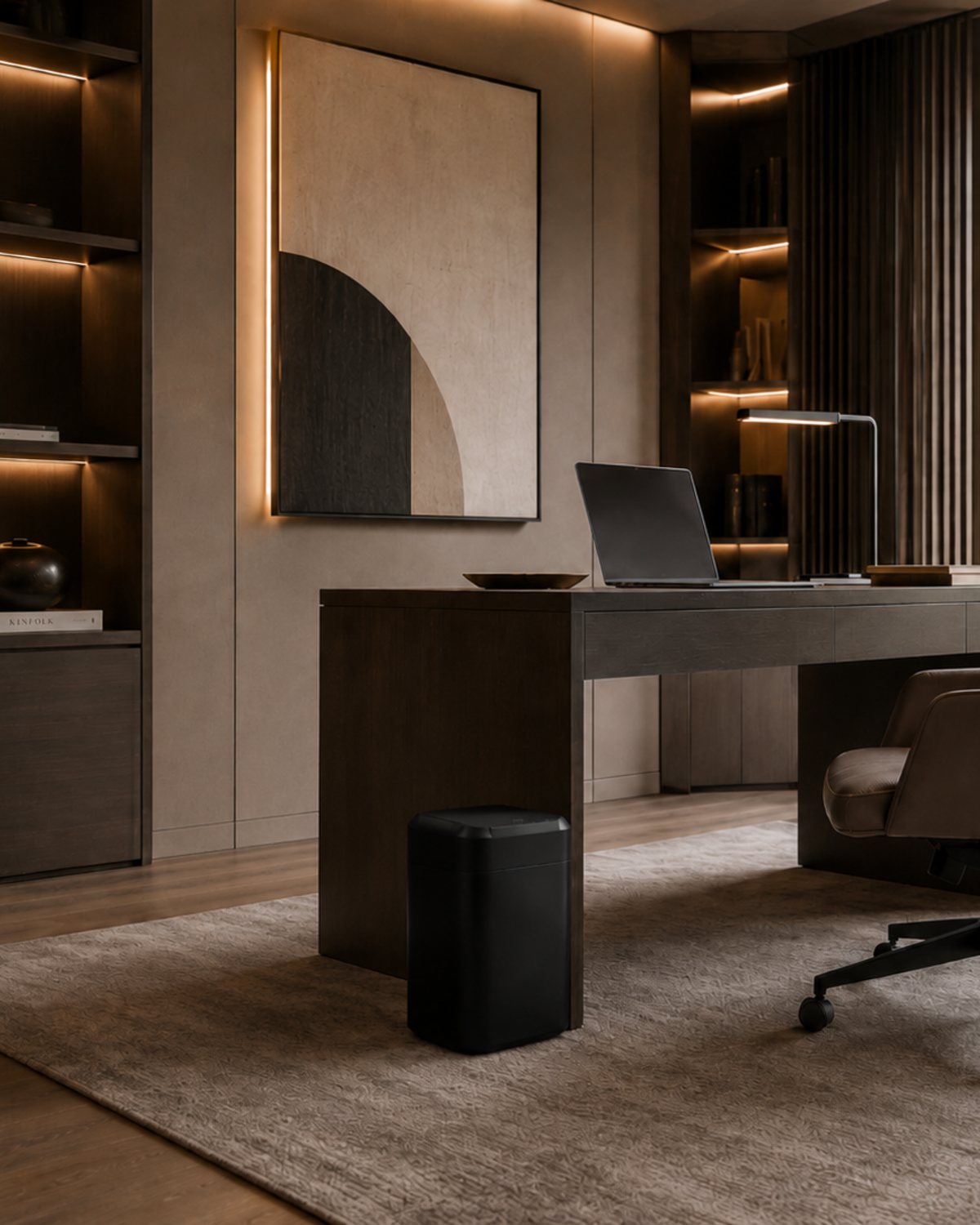 Royal Bin® NOIR 17L in a office